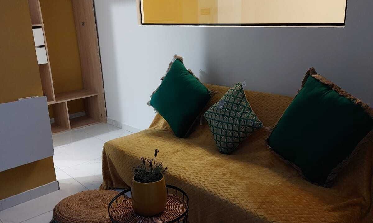 Photo of Livingroom in Stains