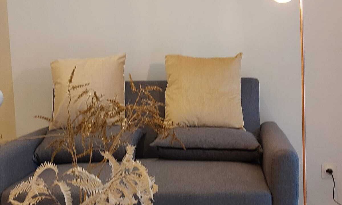 Photo of Livingroom in Stains