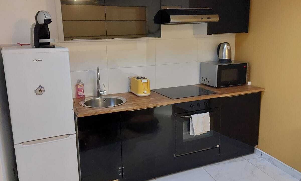 Photo of Kitchen in Stains