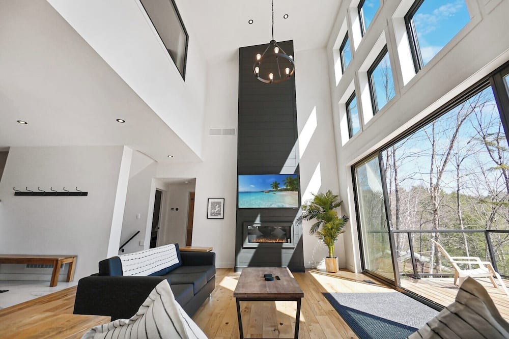 Photo of Livingroom in Haliburton