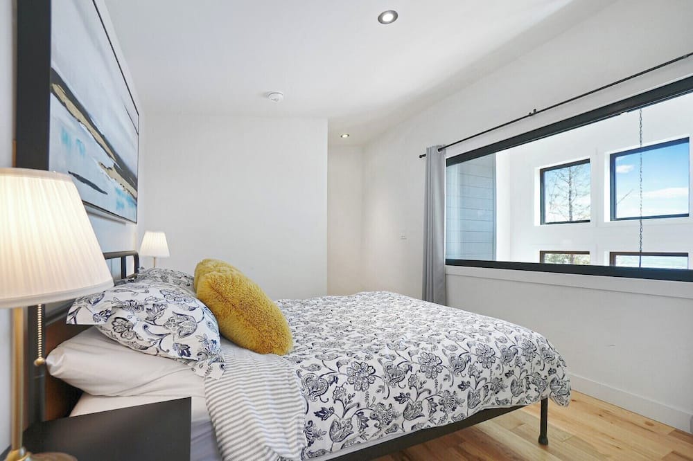 Photo of Bedroom in Haliburton