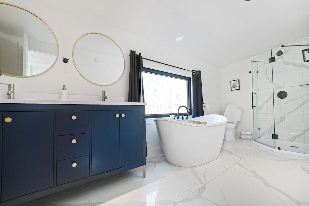 Photo of Bathroom in Haliburton