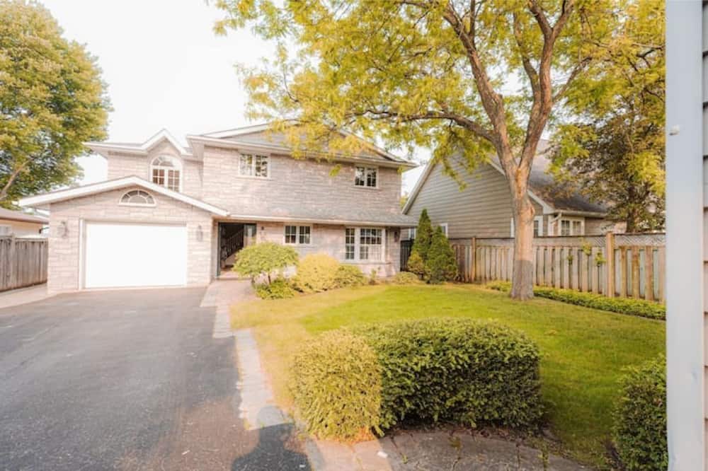 Photo of Outdoor in Brampton