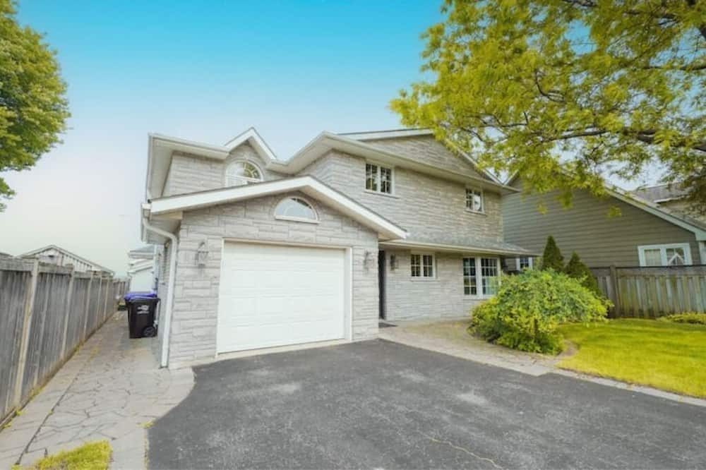 Photo of Outdoor in Brampton