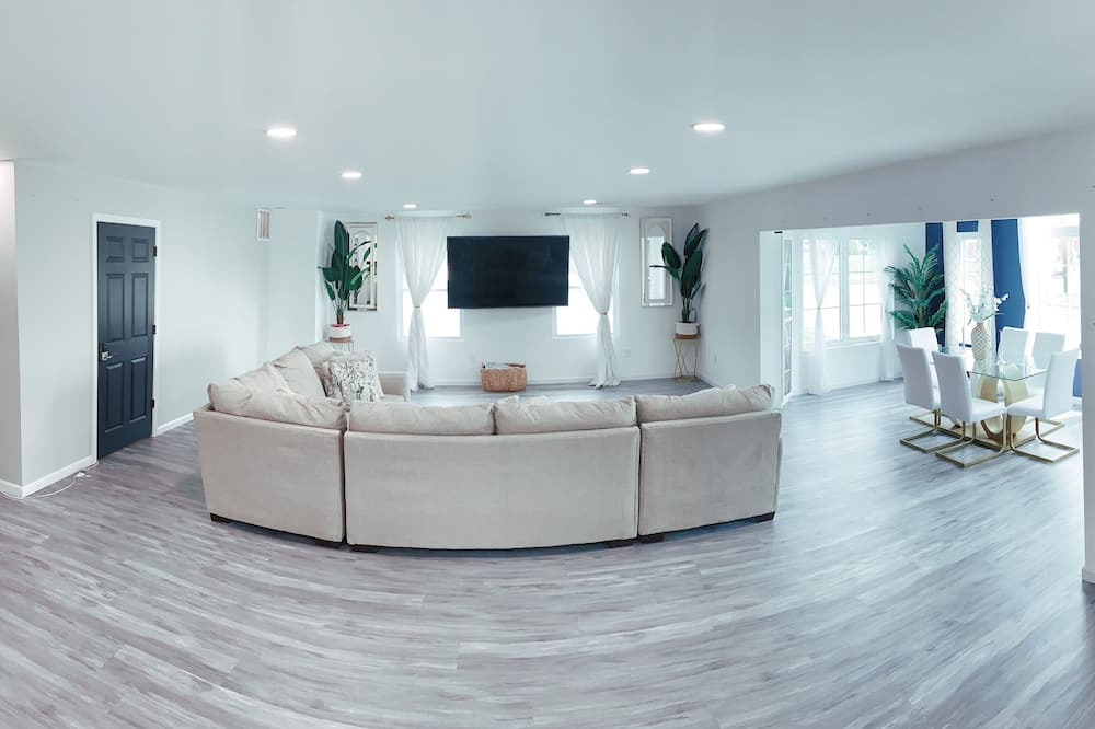 Photo of Livingroom in Dover