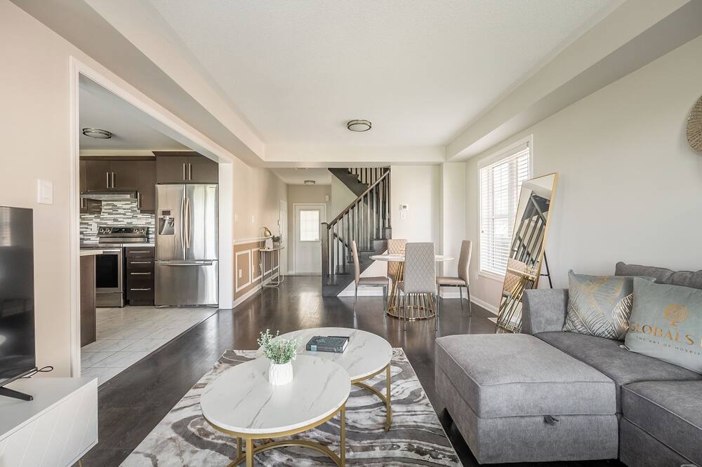 Photo of Livingroom in Brampton