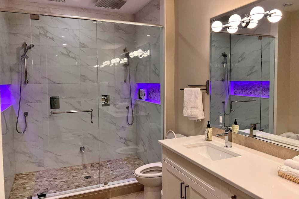 Photo of Bathroom in Kincardine