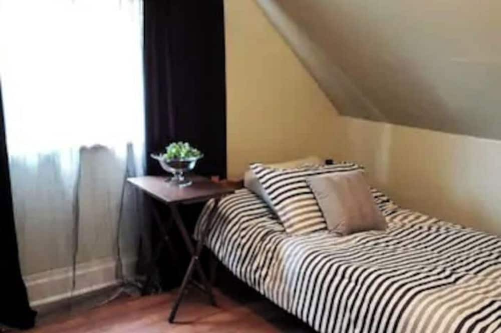 Photo of Bedroom in Port Credit