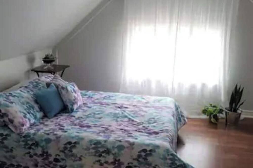 Photo of Bedroom in Port Credit