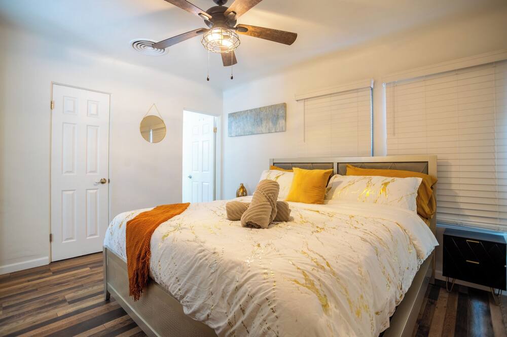 Photo of Bedroom in Yuma Townsite