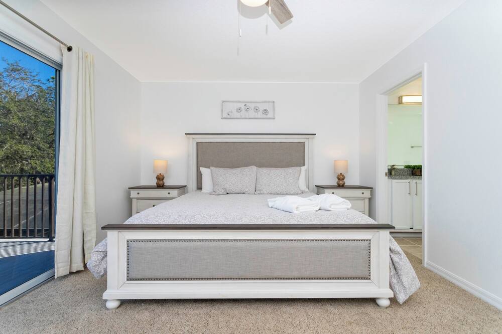 Photo of Bedroom in Lake Wilson Preserve