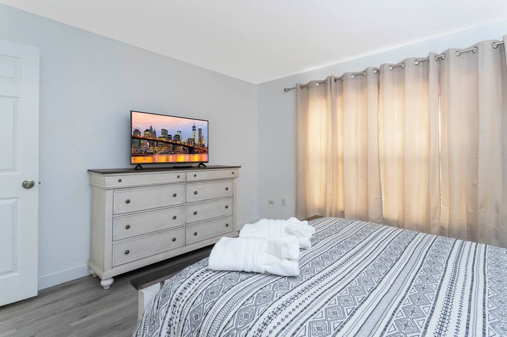Photo of Bedroom in Lake Wilson Preserve