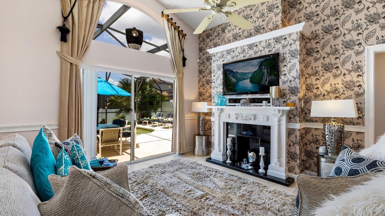 Photo of Livingroom in Seasons