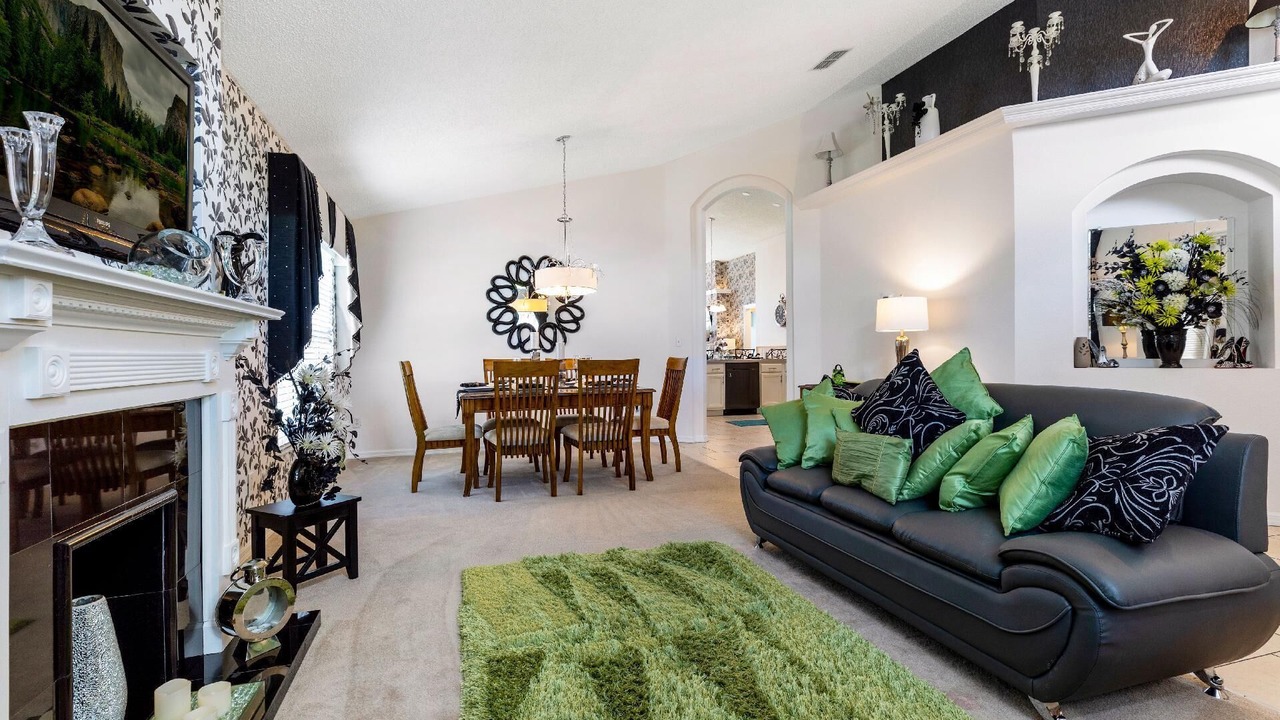 Photo of Livingroom in Seasons