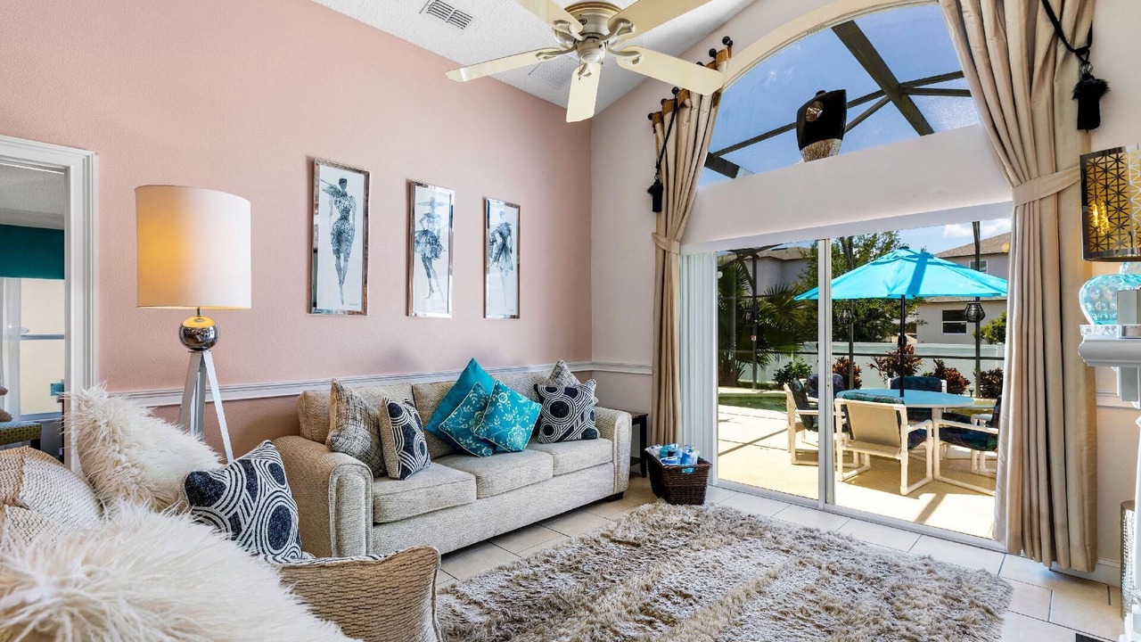 Photo of Livingroom in Seasons