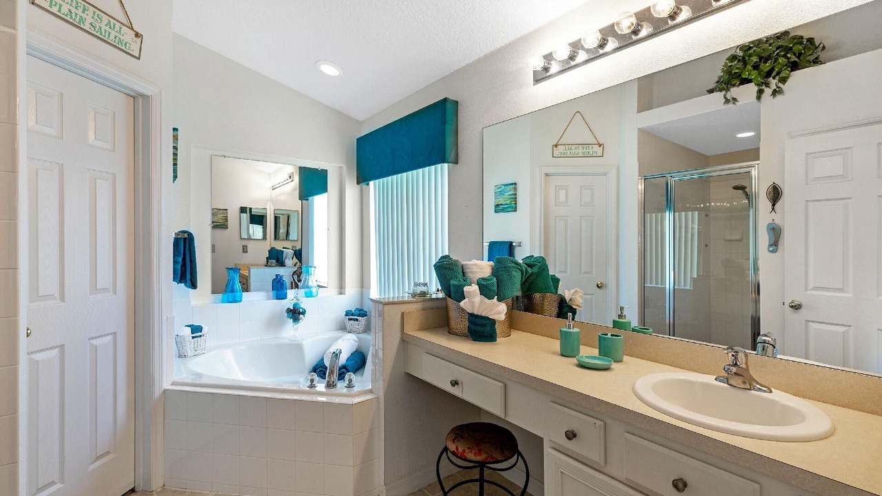 Photo of Bathroom in Seasons