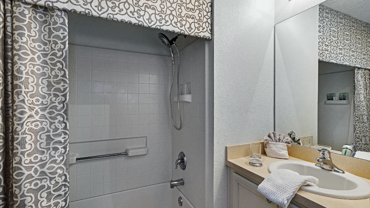 Photo of Bathroom in Seasons