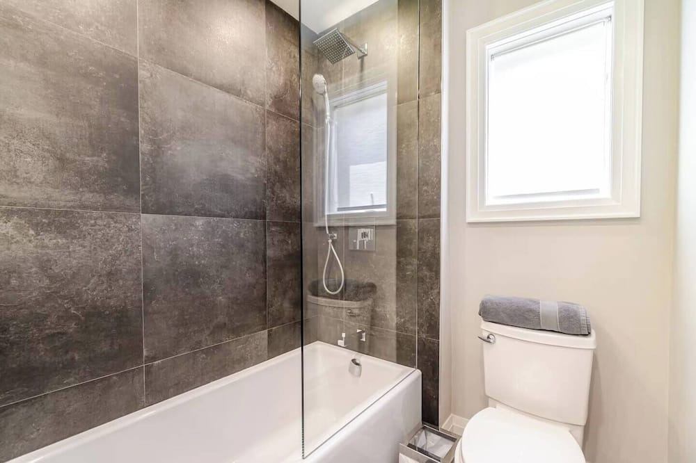 Photo of Bathroom in Meadowvale Village