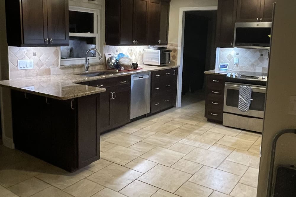 Photo of Kitchen in Lakeland Highlands