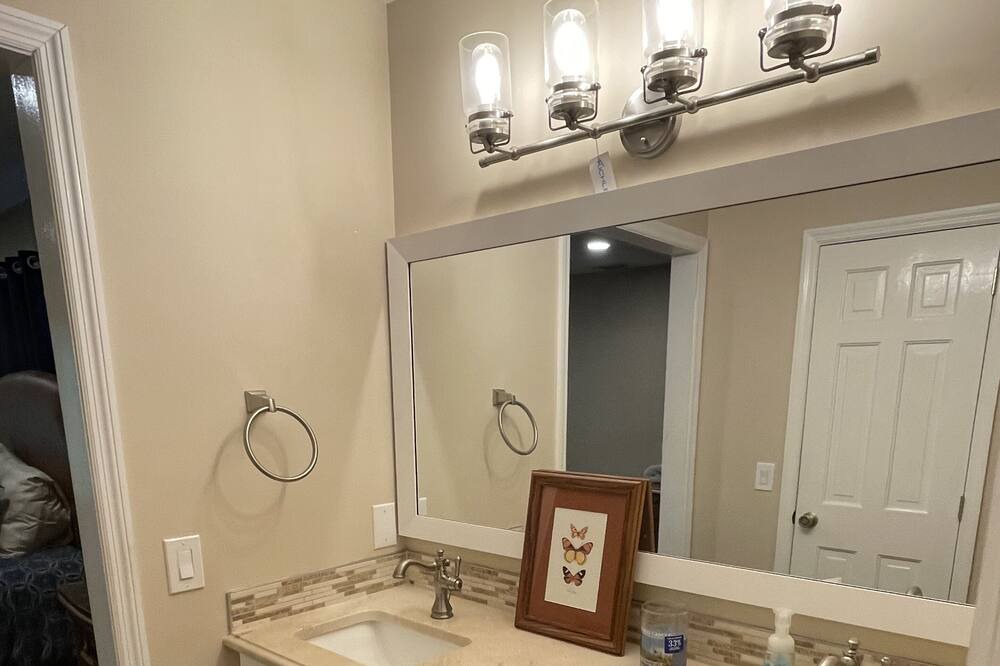 Photo of Bathroom in Lakeland Highlands