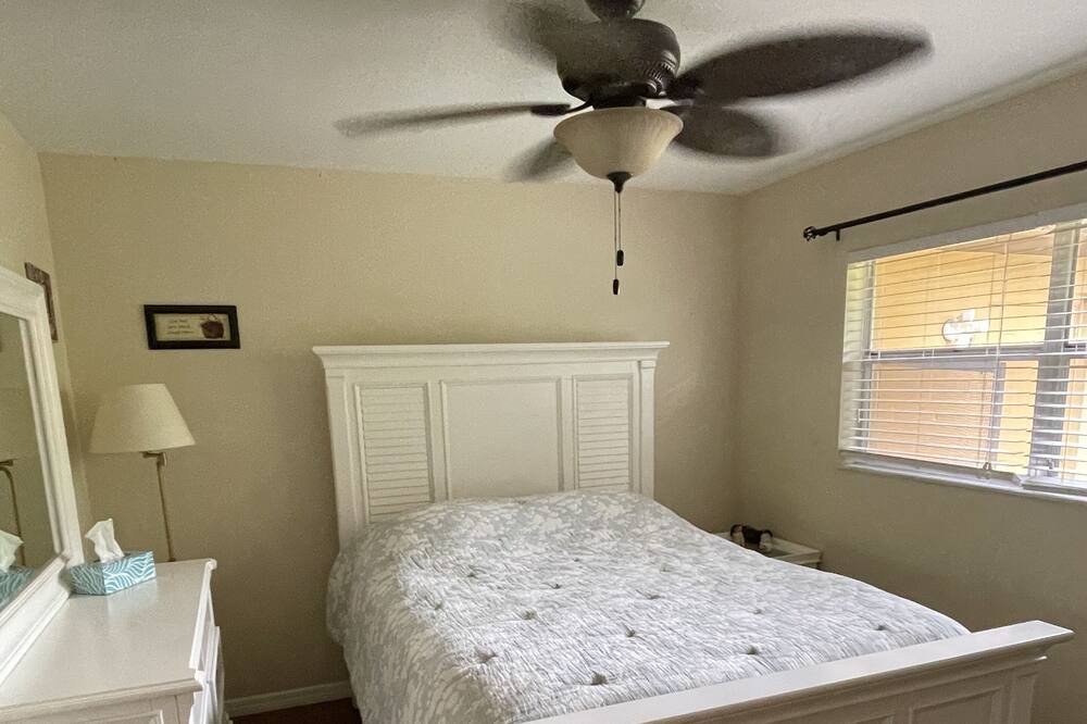 Photo of Bedroom in Lakeland Highlands