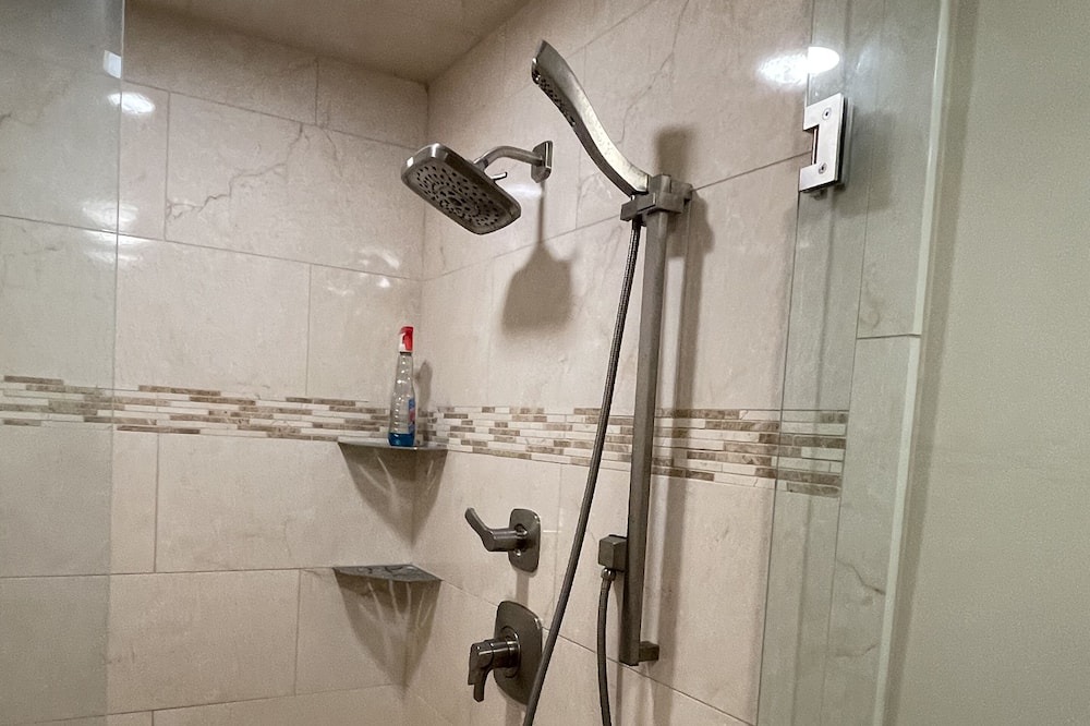 Photo of Bathroom in Lakeland Highlands