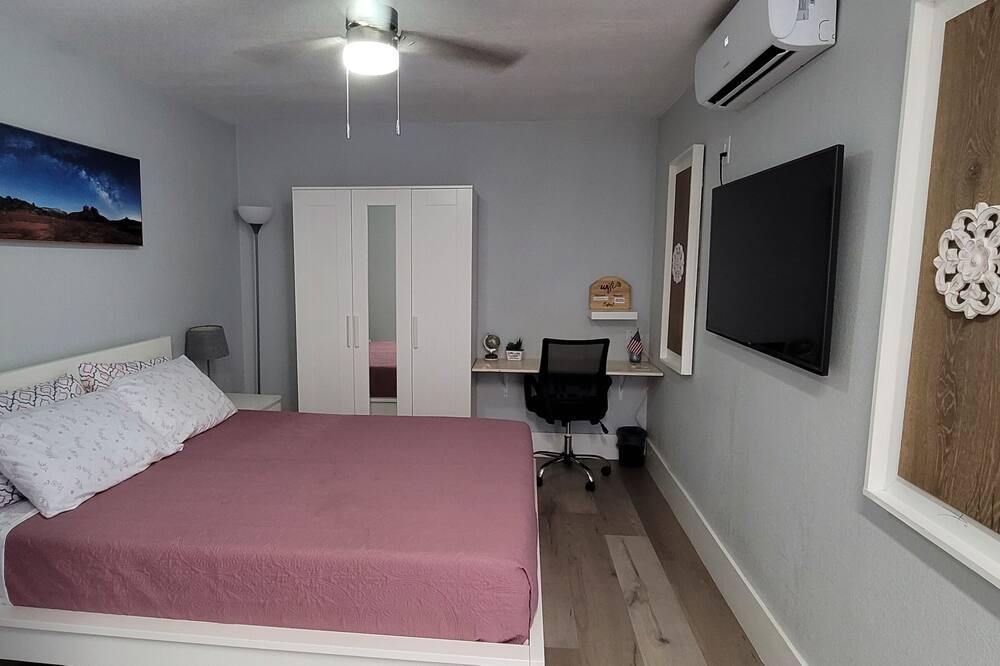Photo of Bedroom in Carrollwood