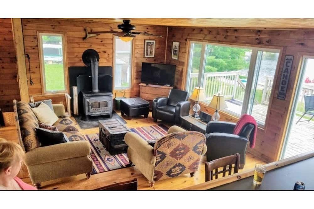 Photo of Livingroom in Powassan