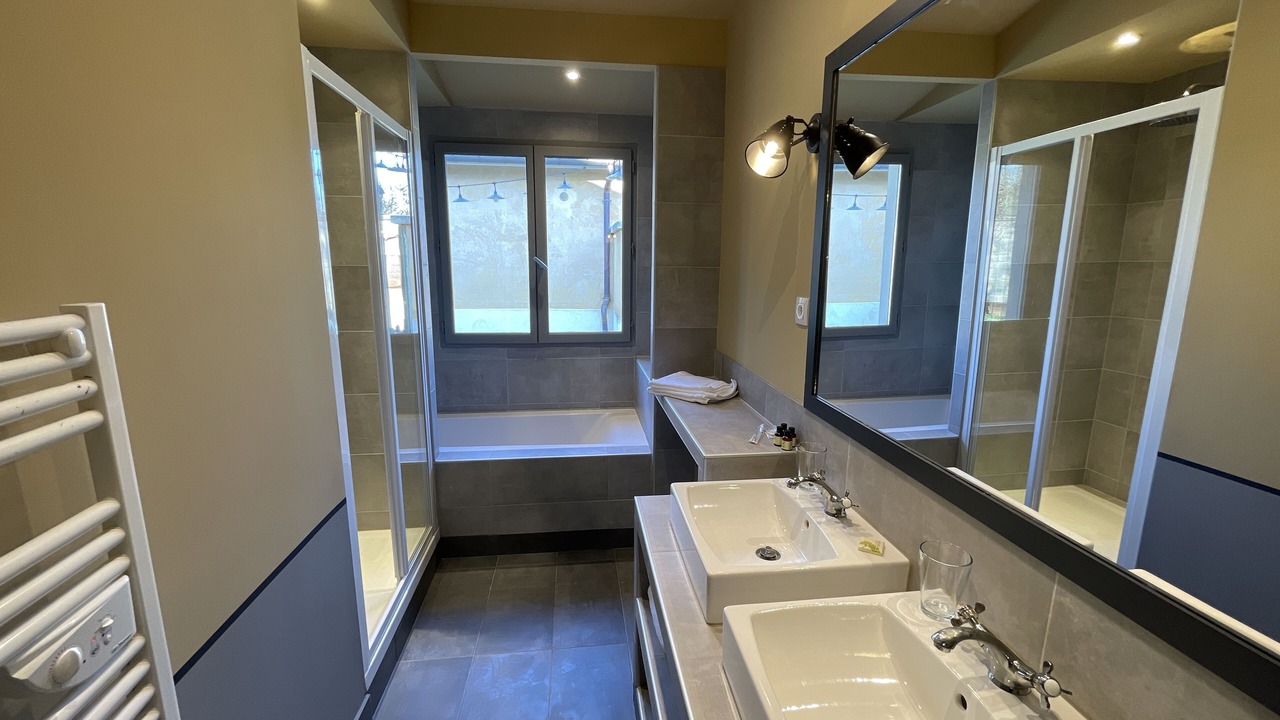 Photo of Bathroom in Rueil-Malmaison