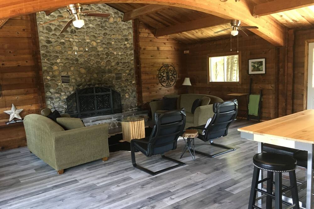 Photo of Livingroom in West Grey