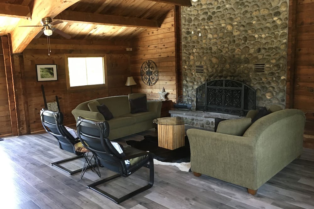 Photo of Livingroom in West Grey