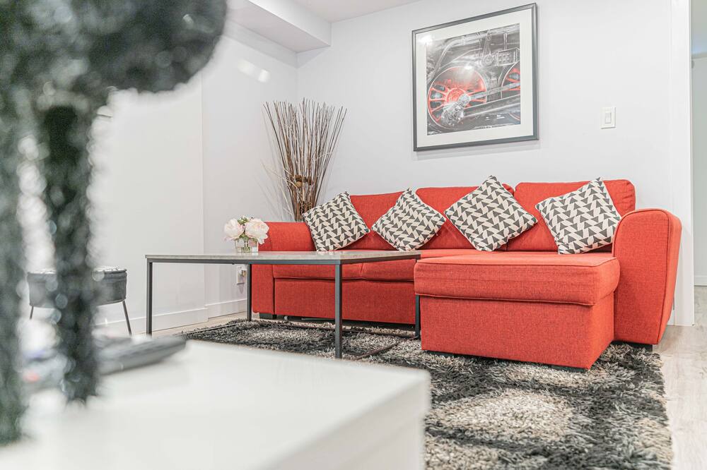 Photo of Livingroom in Streetsville