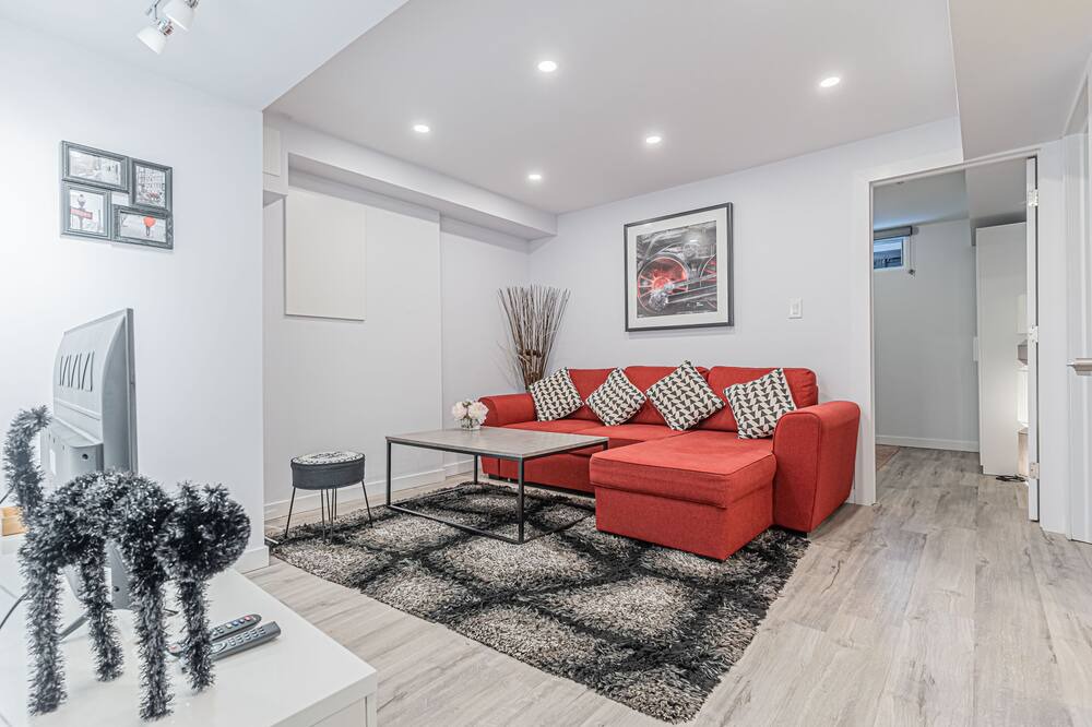 Photo of Livingroom in Streetsville