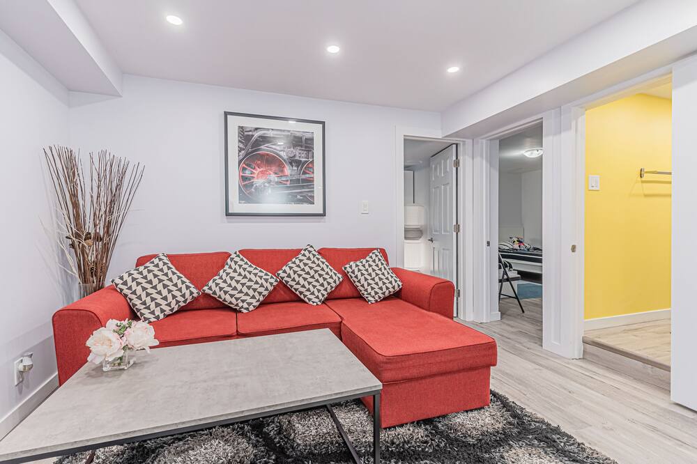 Photo of Livingroom in Streetsville