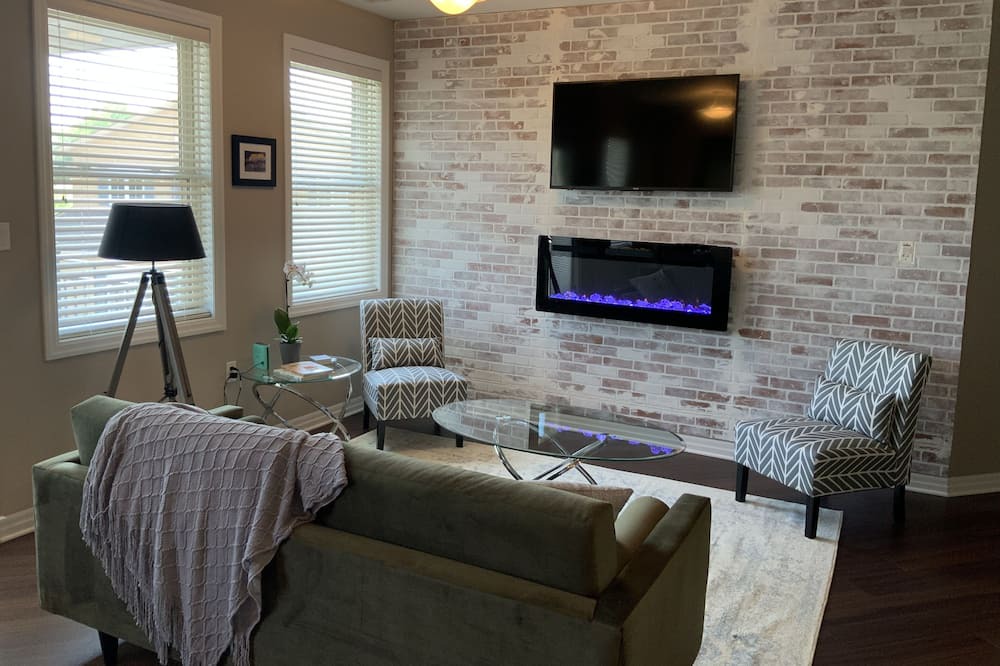 Photo of Livingroom in Goderich