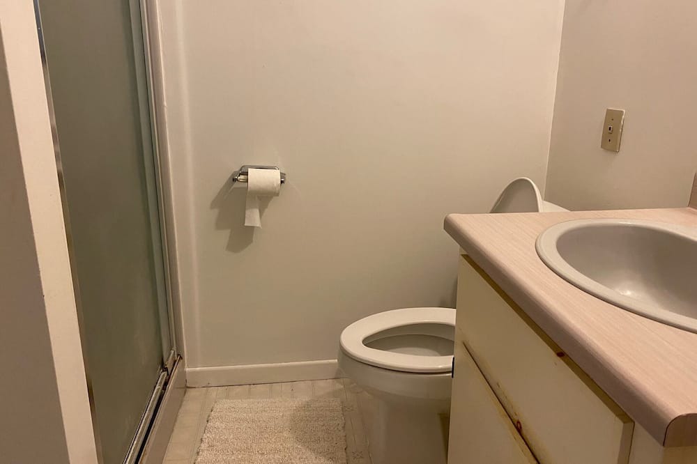 Photo of Bathroom in Wymbolwood Beach