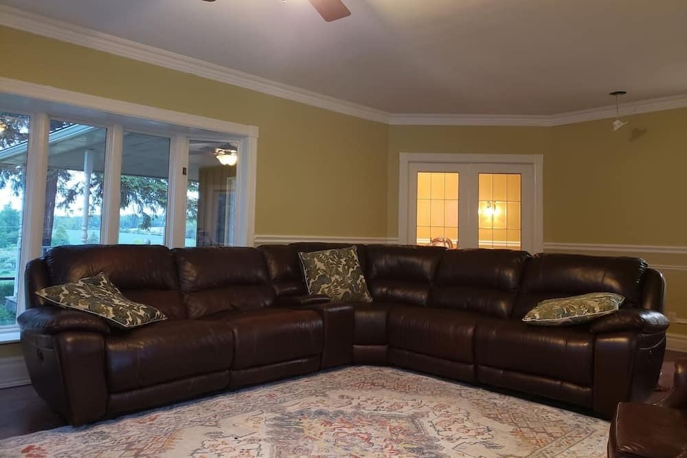 Photo of Livingroom in Centre Wellington
