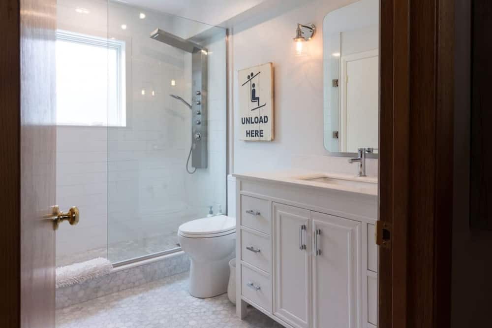 Photo of Bathroom in Grey Highlands