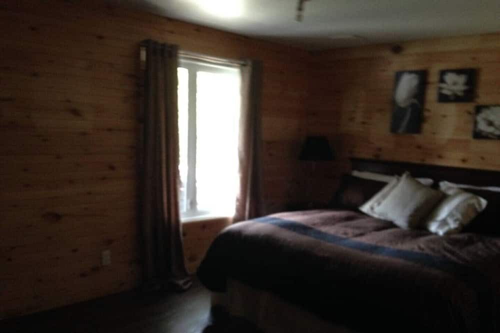 Photo of Bedroom in Unorganized Centre Parry Sound