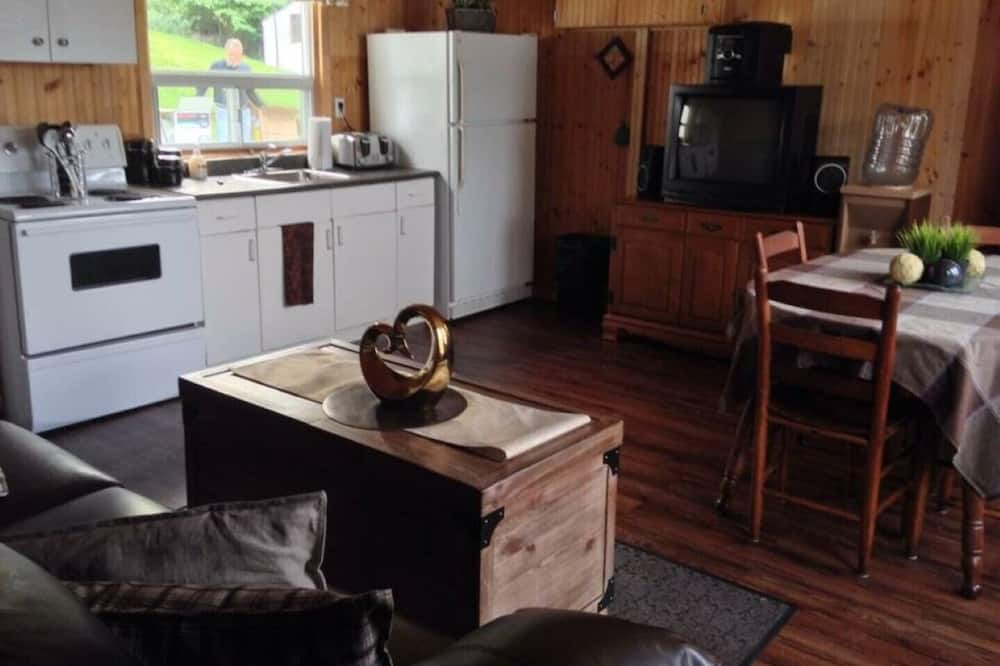 Photo of Kitchen in Unorganized Centre Parry Sound