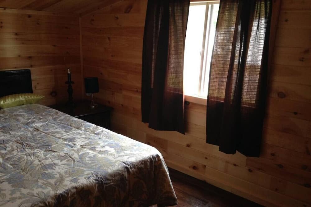 Photo of Bedroom in Unorganized Centre Parry Sound
