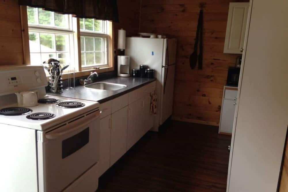 Photo of Kitchen in Unorganized Centre Parry Sound