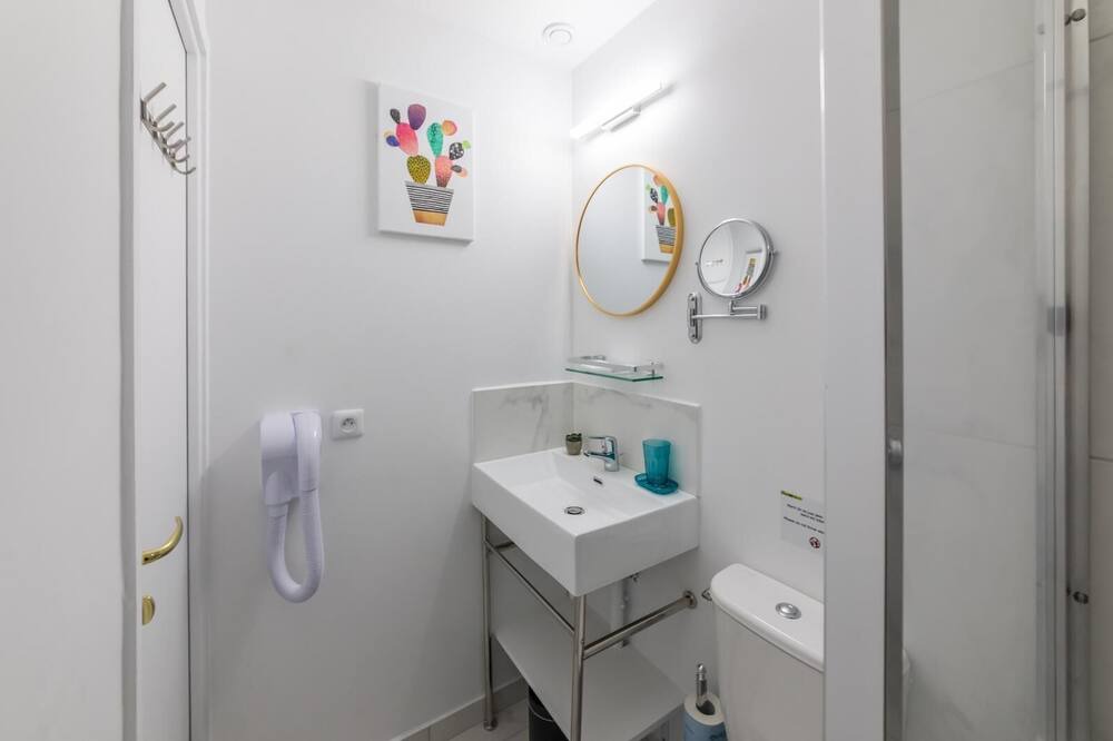 Photo of Bathroom in 15th Arrondissement