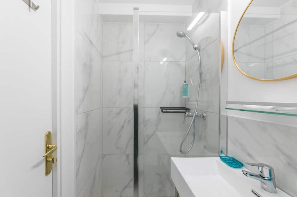 Photo of Bathroom in 15th Arrondissement