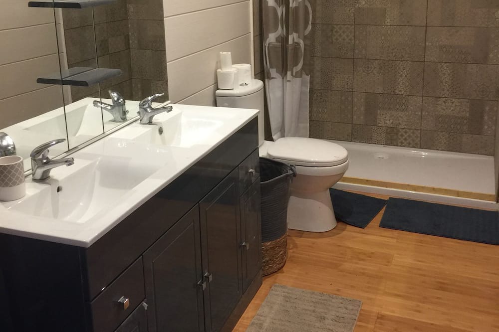Photo of Bathroom in Bouleurs