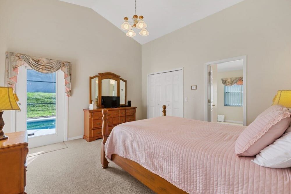Photo of Bedroom in Florida Pines