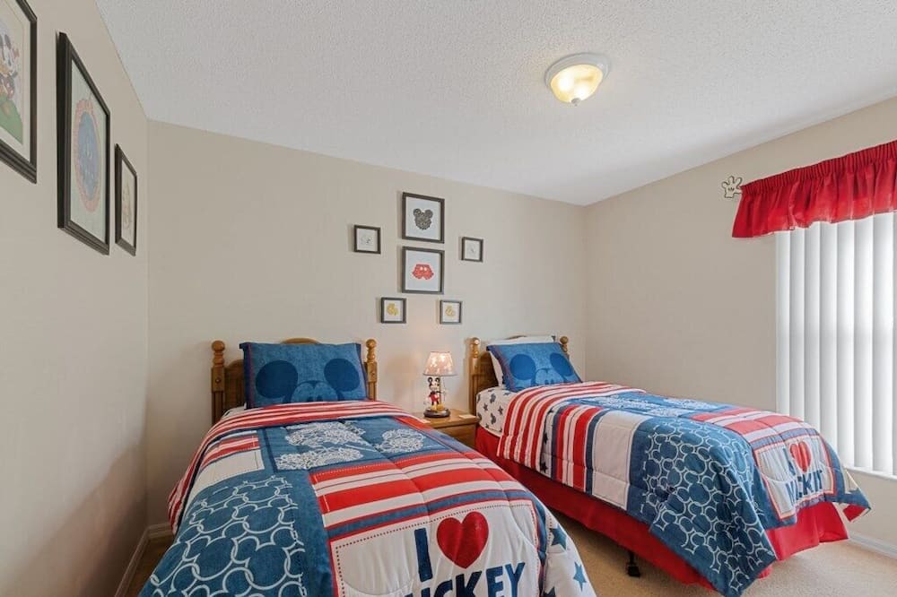Photo of Bedroom in Florida Pines