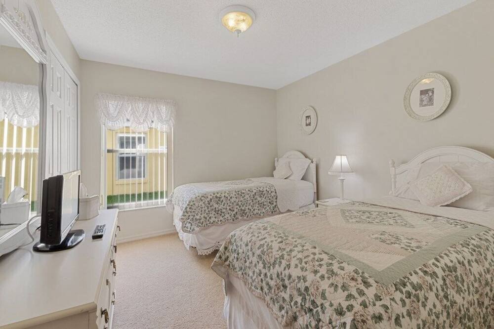 Photo of Bedroom in Florida Pines