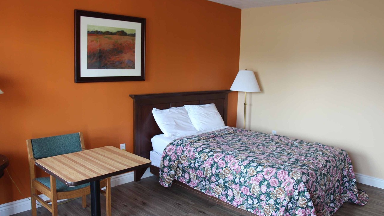 Photo of Bedroom in Kincardine