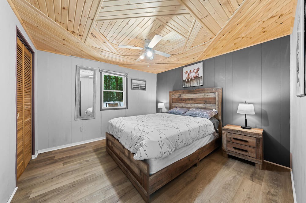 Photo of Bedroom in Bracebridge